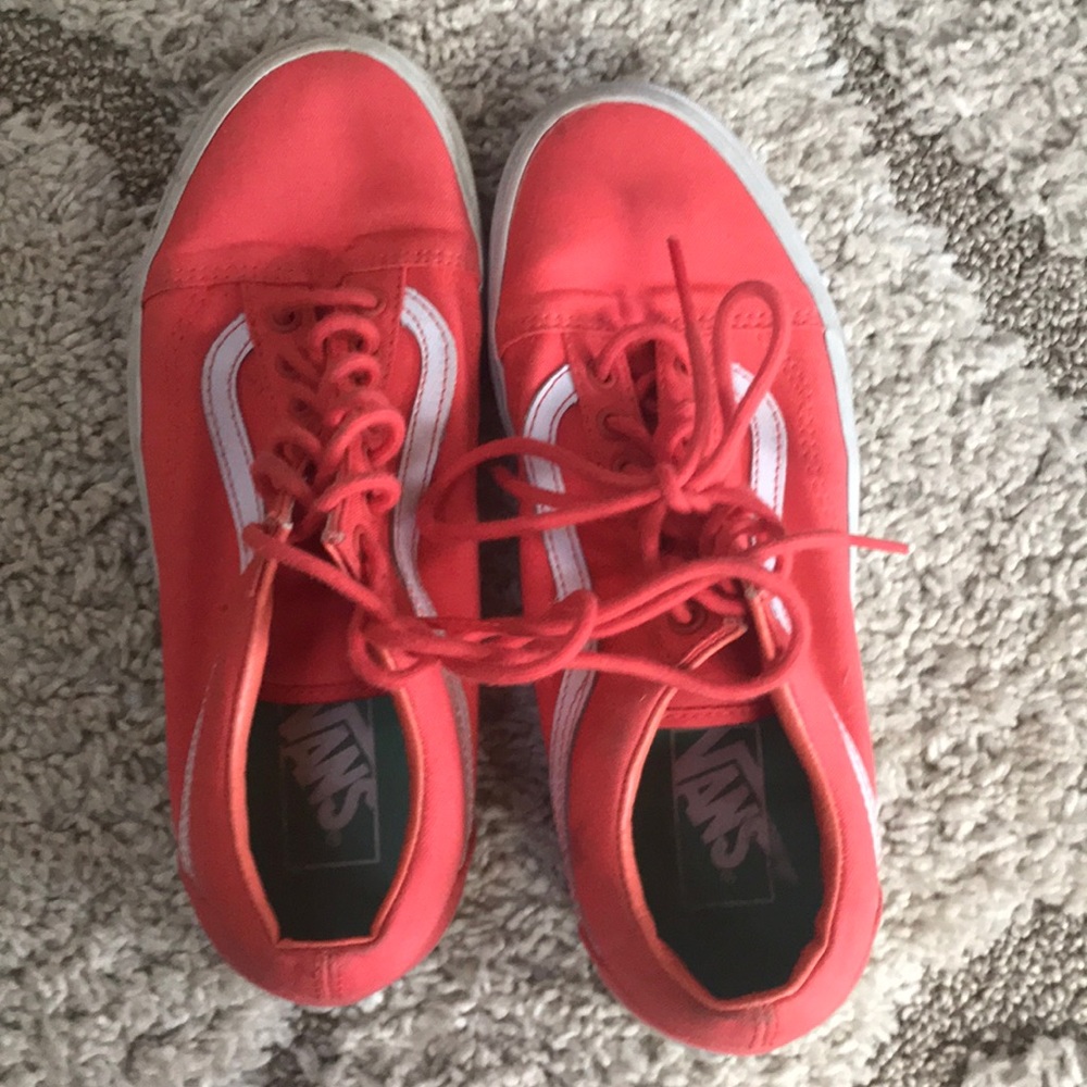 Coral tie on vans women’s 8 or men’s 6.5!!!